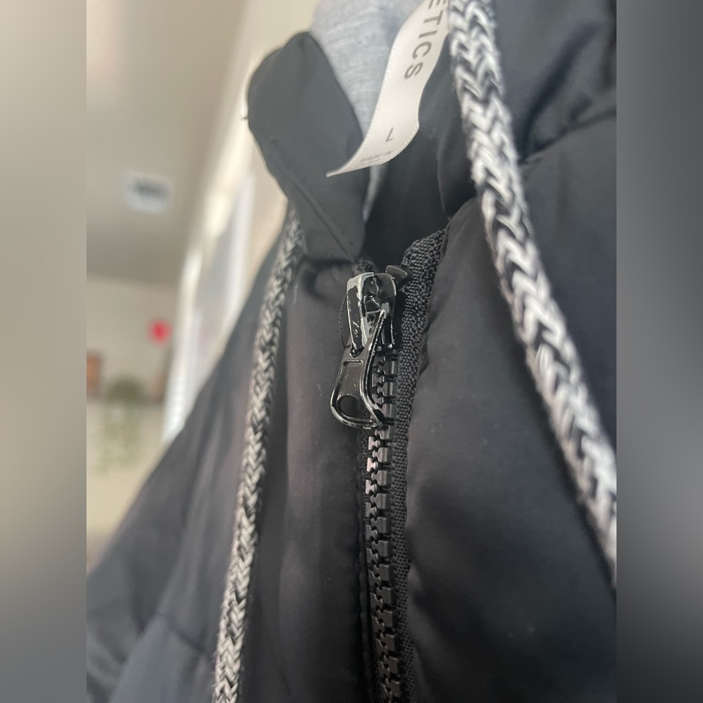 Fabletics Long Puffer - Picture 4 of 5